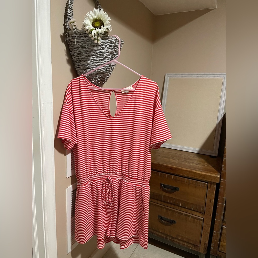 Um gee +: ShortSleeve Romper XL